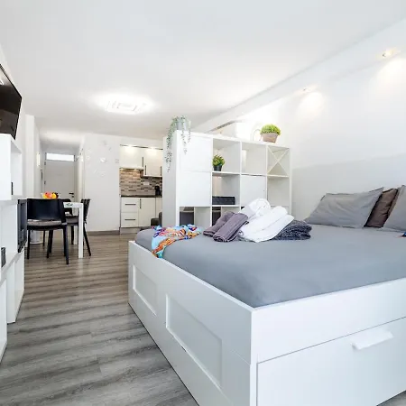 Borinquen 124 Americas Pool * Playa de las Américas